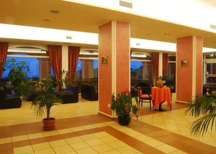 Susanna Degli Ulivi - Resort&spa Hotel 3*